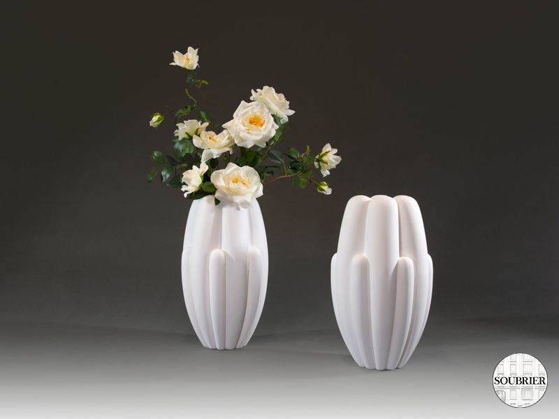 Deux vases blanc à godrons