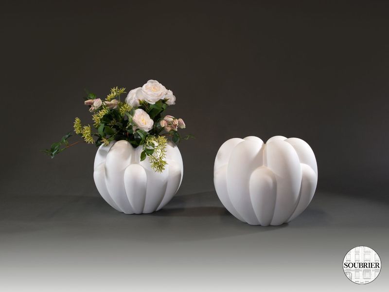 Deux vases boule à godrons