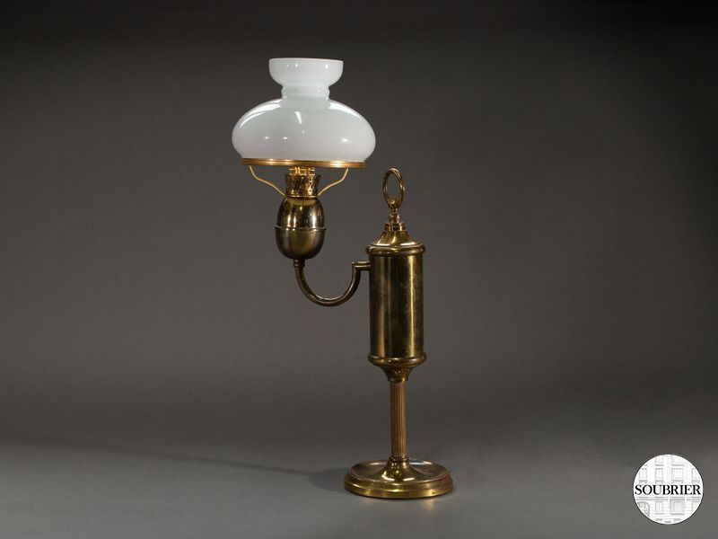 lampe à pétrole